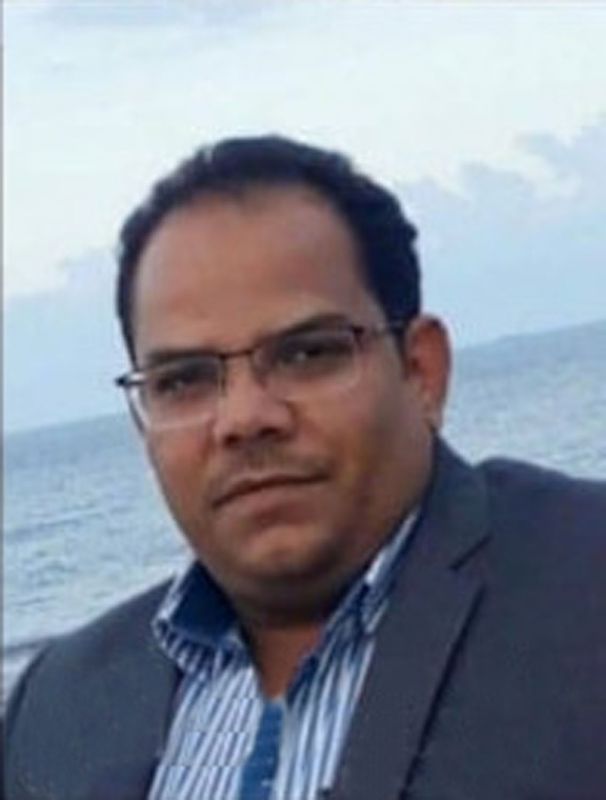 دور الكاتب هو رصد التفاعل الاجتماعي 